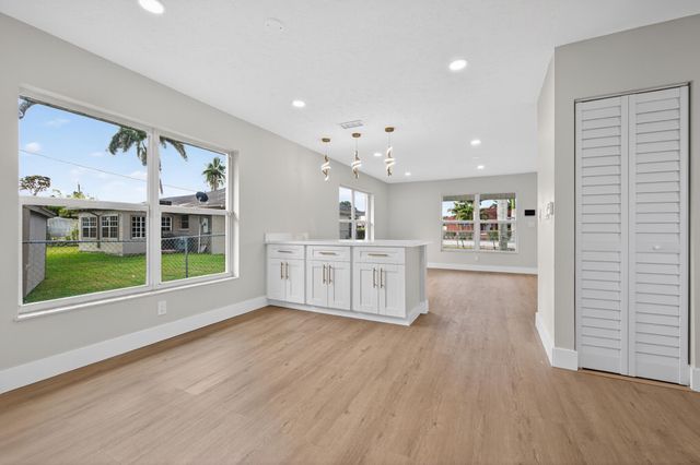 603 SW 10th Street, Belle Glade, FL 33430