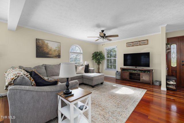 160 Deerchase Lane, Chuckey, TN 37641