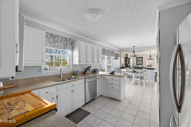 160 Deerchase Lane, Chuckey, TN 37641