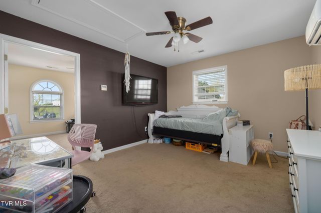 160 Deerchase Lane, Chuckey, TN 37641