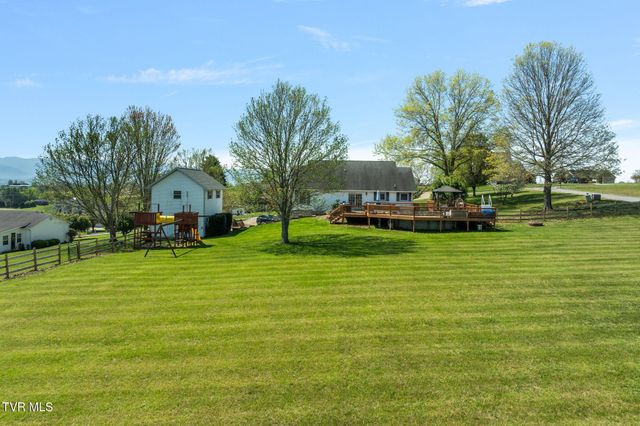 160 Deerchase Lane, Chuckey, TN 37641