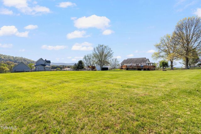 160 Deerchase Lane, Chuckey, TN 37641