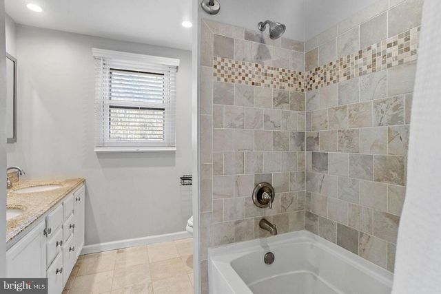 114 W CENTENNIAL DR, Medford, NJ 08055