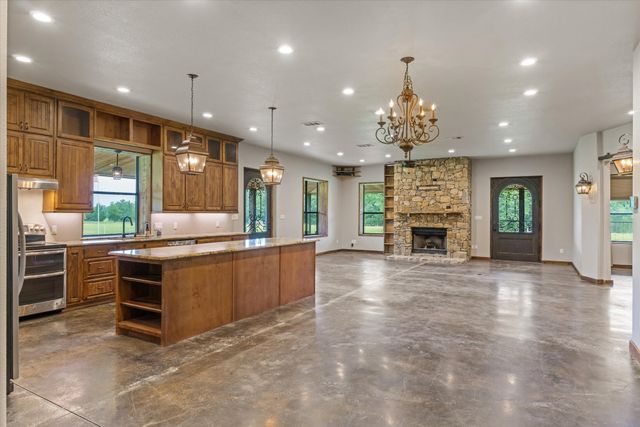 863 Vz County Road 1815, Grand Saline, TX 75140