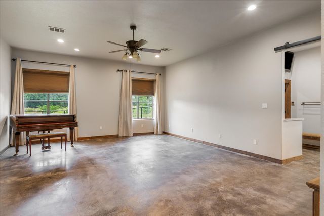 863 Vz County Road 1815, Grand Saline, TX 75140