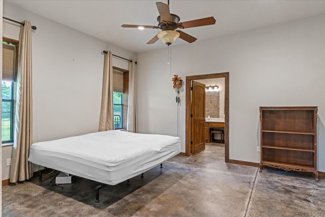 863 Vz County Road 1815, Grand Saline, TX 75140