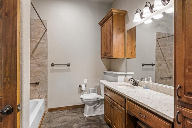 863 Vz County Road 1815, Grand Saline, TX 75140