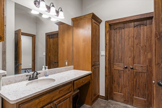 863 Vz County Road 1815, Grand Saline, TX 75140