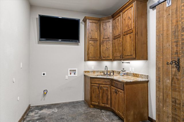 863 Vz County Road 1815, Grand Saline, TX 75140