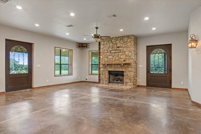 863 Vz County Road 1815, Grand Saline, TX 75140
