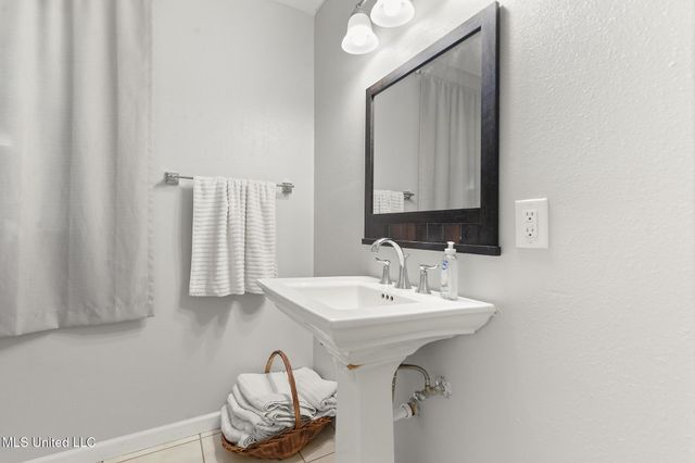 21 E Park Street, Gulfport, MS 39507