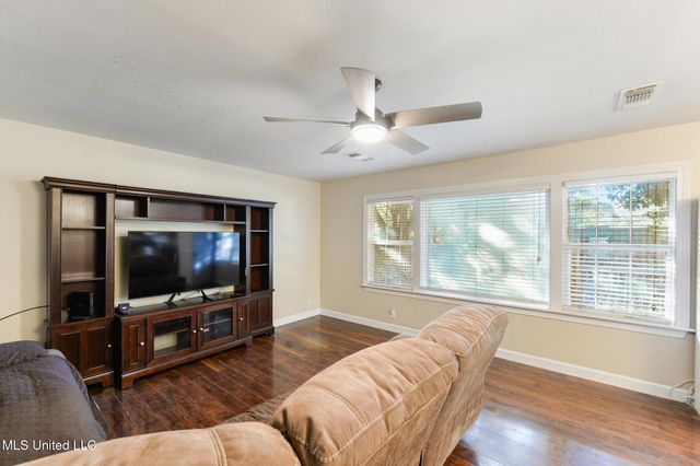 21 E Park Street, Gulfport, MS 39507