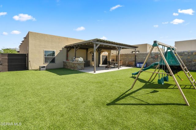 13676 Samlesbury Avenue, Horizon City, TX 79928