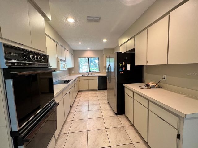 3207 TARABROOK DRIVE, Tampa, FL 33618