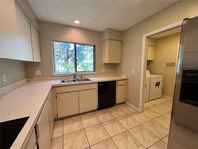 3207 TARABROOK DRIVE, Tampa, FL 33618