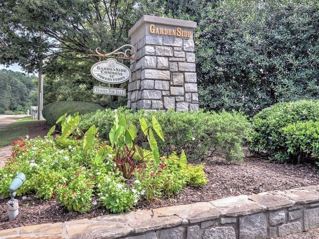 720 Gardenside Circle SE, Marietta, GA 30067