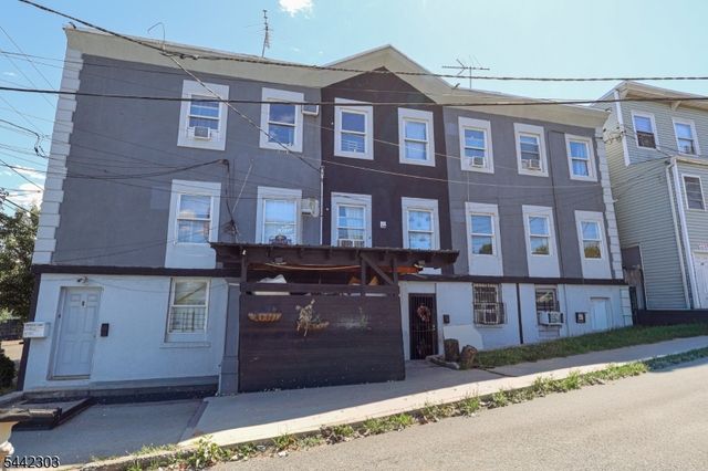 10 Oriental St, Newark City, NJ 07104
