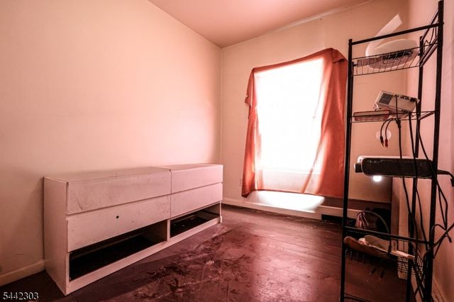 10 Oriental St, Newark City, NJ 07104