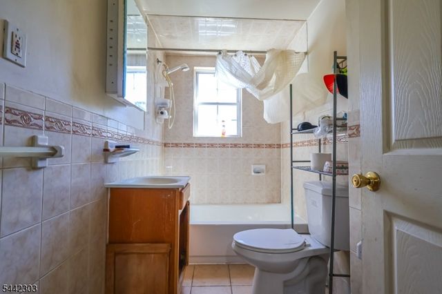 10 Oriental St, Newark City, NJ 07104