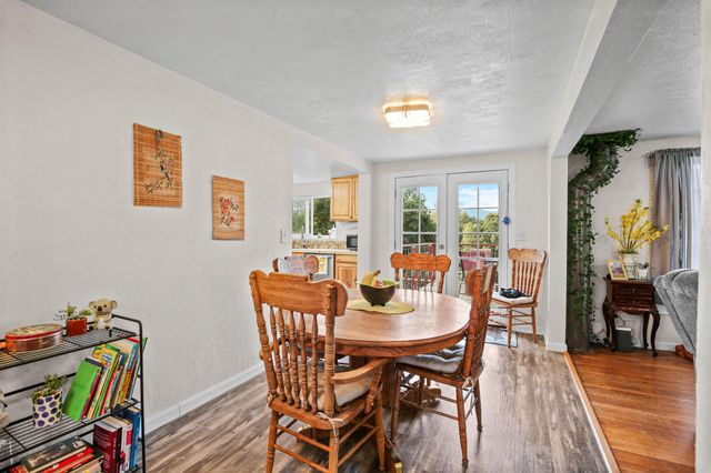 284 N 1st Avenue, Gold Hill, OR 97525