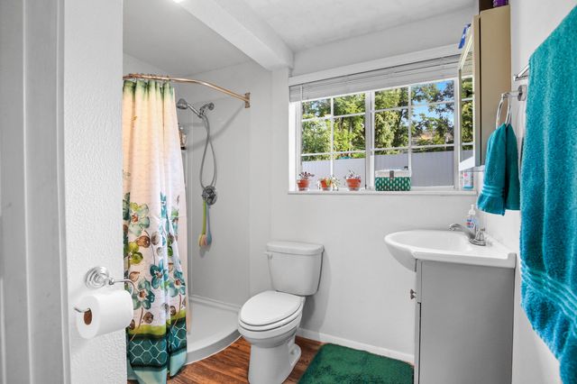 284 N 1st Avenue, Gold Hill, OR 97525