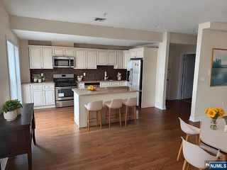 600 N Frank E Rodgers 2R, Harrison, NJ 07029