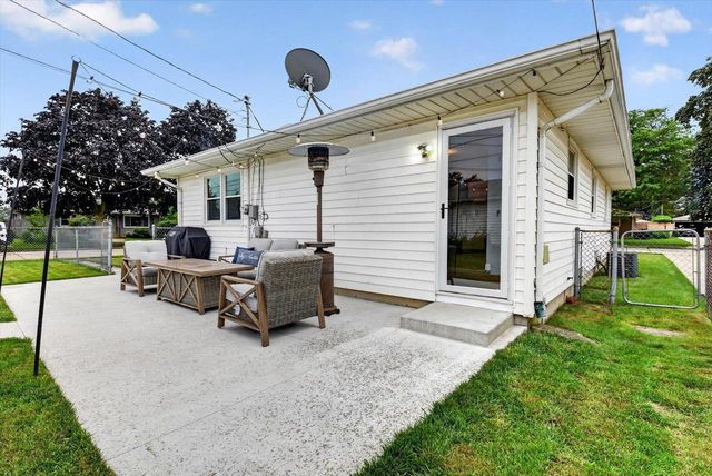 2318 32nd STREET, Kenosha, WI 53140