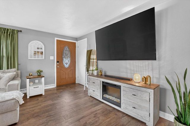 2318 32nd STREET, Kenosha, WI 53140