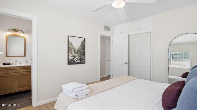 2929 N 55th Place, Phoenix, AZ 85018
