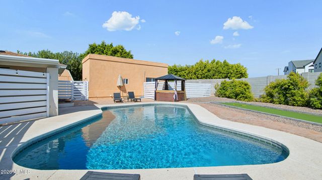 2929 N 55th Place, Phoenix, AZ 85018