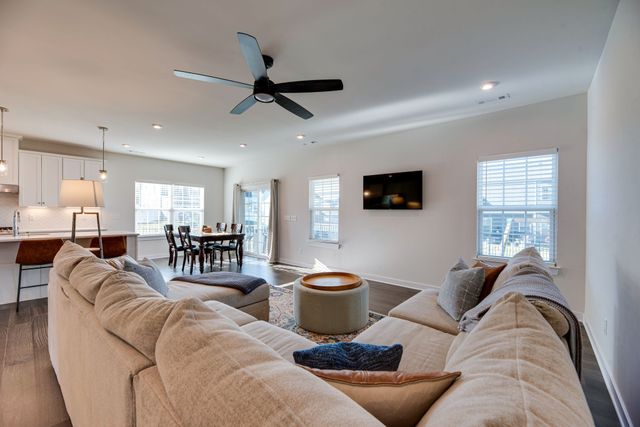 7001 Evinston Dr, Spring Hill, TN 37174