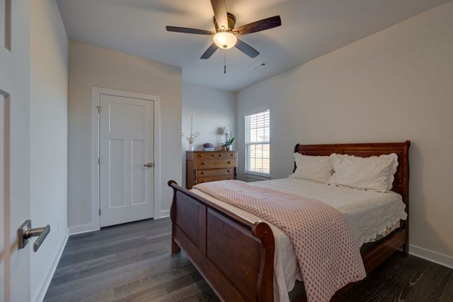 7001 Evinston Dr, Spring Hill, TN 37174