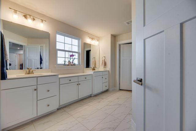 7001 Evinston Dr, Spring Hill, TN 37174