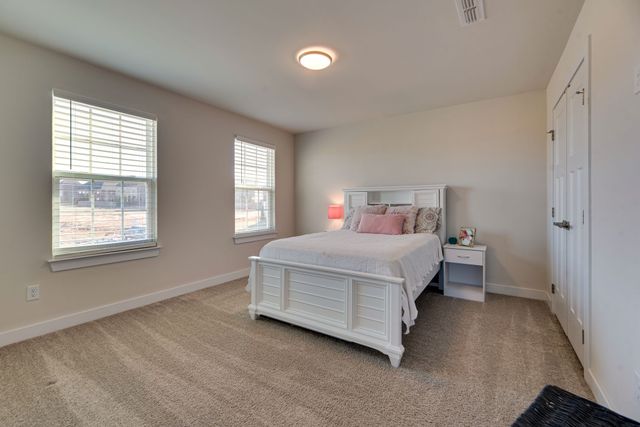 7001 Evinston Dr, Spring Hill, TN 37174