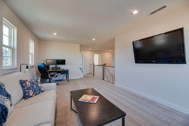 7001 Evinston Dr, Spring Hill, TN 37174