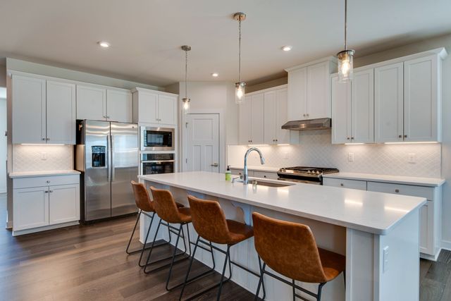 7001 Evinston Dr, Spring Hill, TN 37174