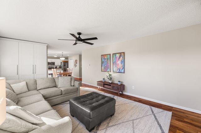 8334 Dakota Drive, West Des Moines, IA 50266