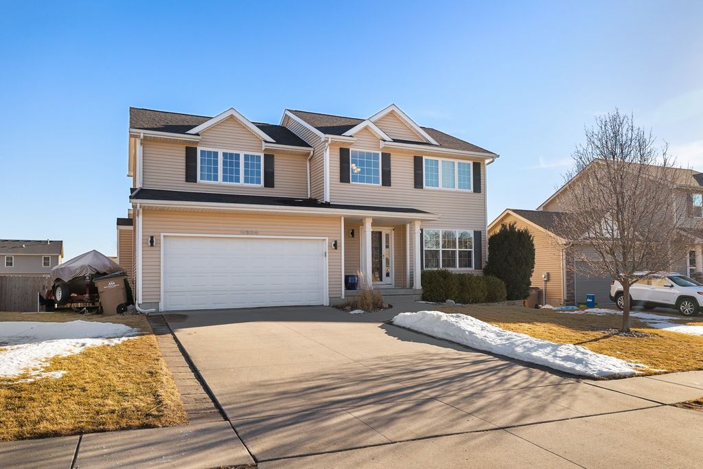 8334 Dakota Drive, West Des Moines, IA 50266