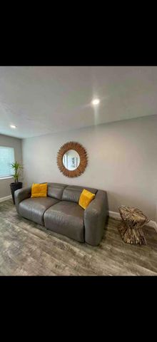 400 SW 12th 1-2, Fort Lauderdale, FL 33315