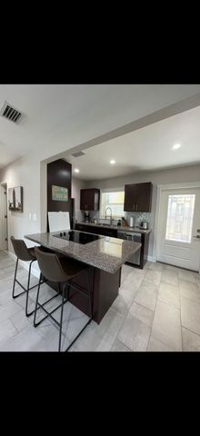 400 SW 12th 1-2, Fort Lauderdale, FL 33315