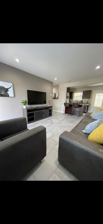400 SW 12th 1-2, Fort Lauderdale, FL 33315