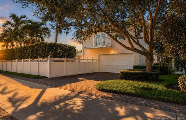 1421 Windley Key Way, Jupiter, FL 33458