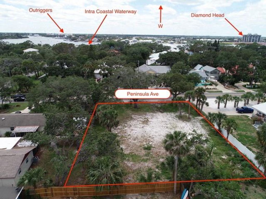 Image 4 of property listing at 437 S PENINSULA AVENUE, New Smyrna Beach, FL 32169