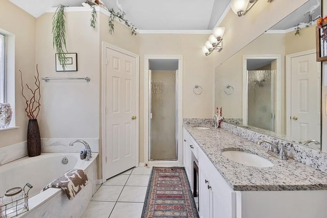 6813 Hadley Drive, North Richland Hills, TX 76182