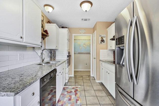 6813 Hadley Drive, North Richland Hills, TX 76182