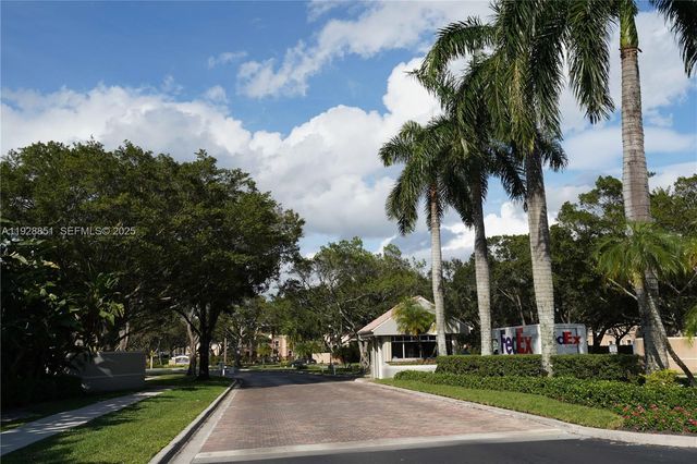 10245 SW 16th Court, Pembroke Pines, FL 33025