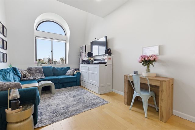 160 Commonwealth Ave 520, Boston, MA 02116