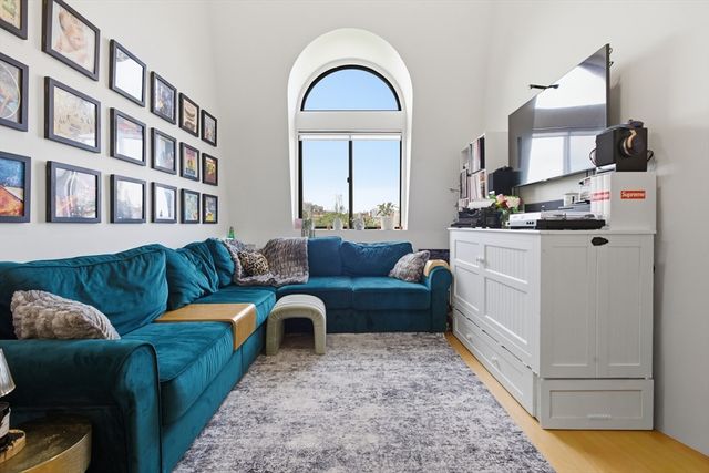 160 Commonwealth Ave 520, Boston, MA 02116