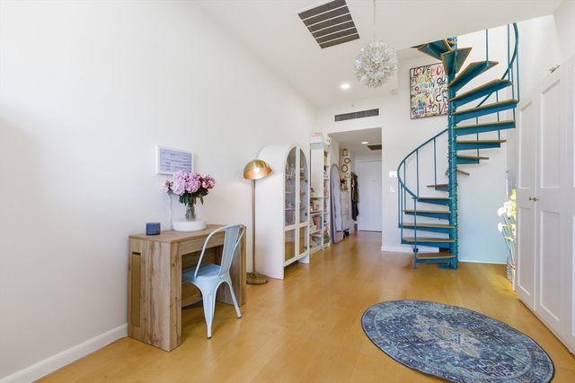 160 Commonwealth Ave 520, Boston, MA 02116
