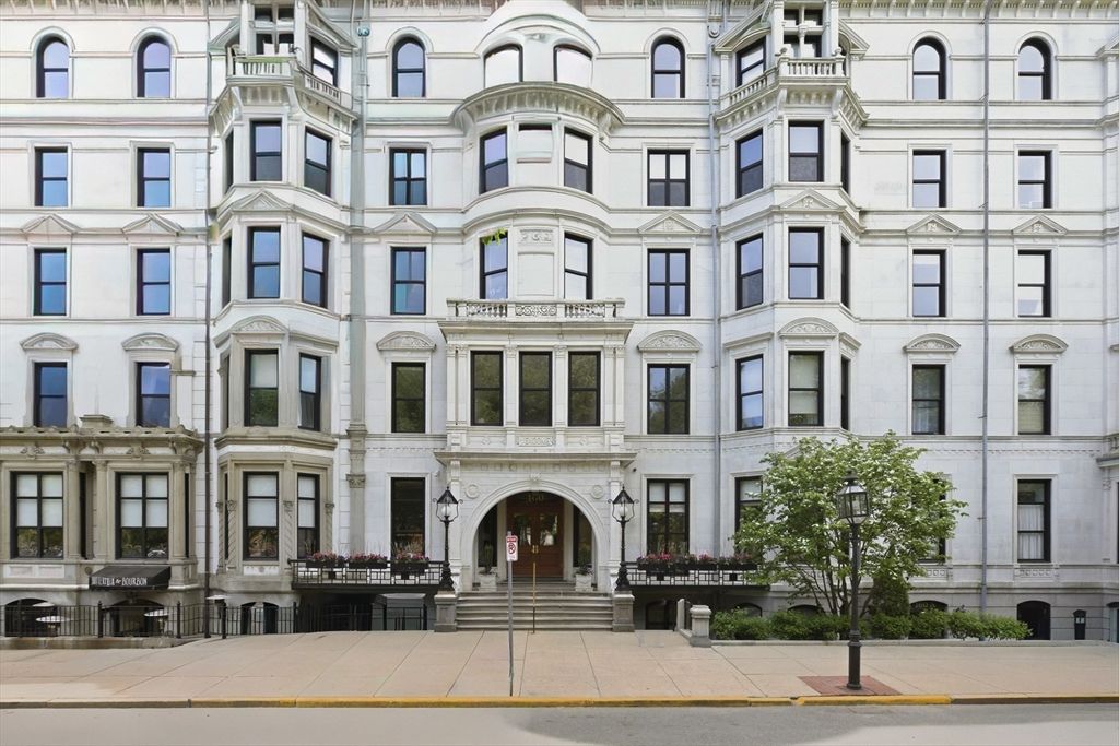 160 Commonwealth Ave 520, Boston, MA 02116
